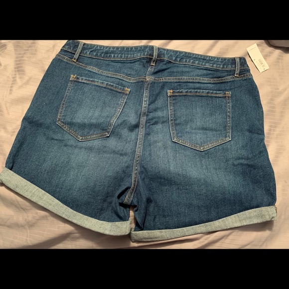 Maternity shorts - Picture 2 of 2